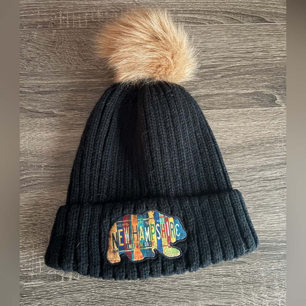 New Hampshire Black Ribbed Beanie Winter Hat W/ Pom Pom Bear Multicolored OS.